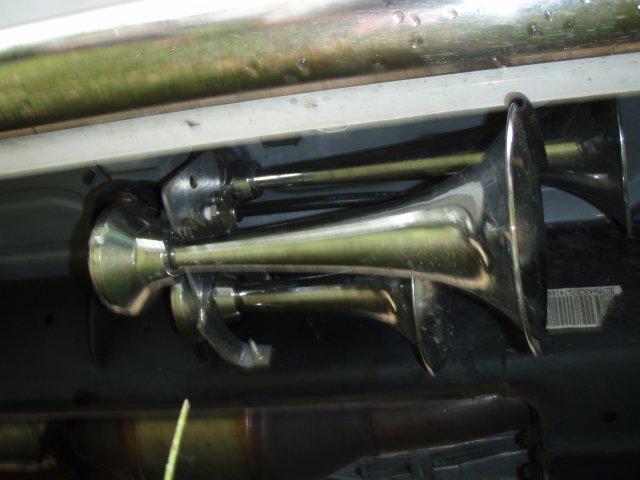 P8170033.jpg - 1 set of three, mounted on the passenger frame rail.  I had to fab the bracket so they would fit.